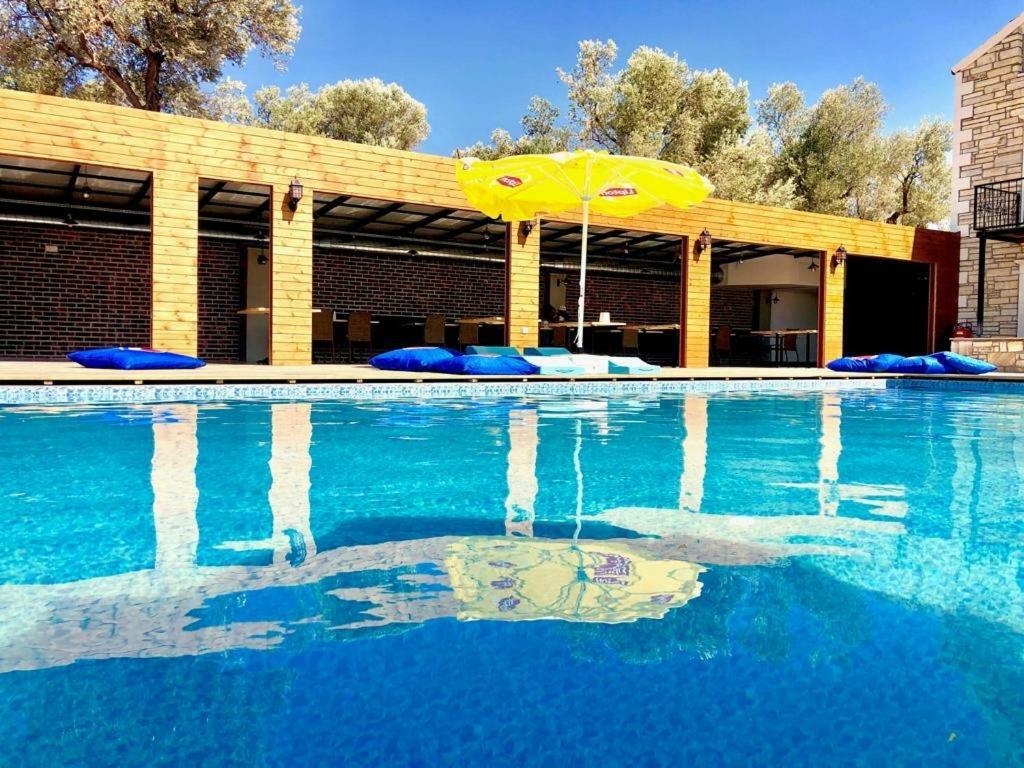 Victoria Hotel And Lounge Foça Exterior photo